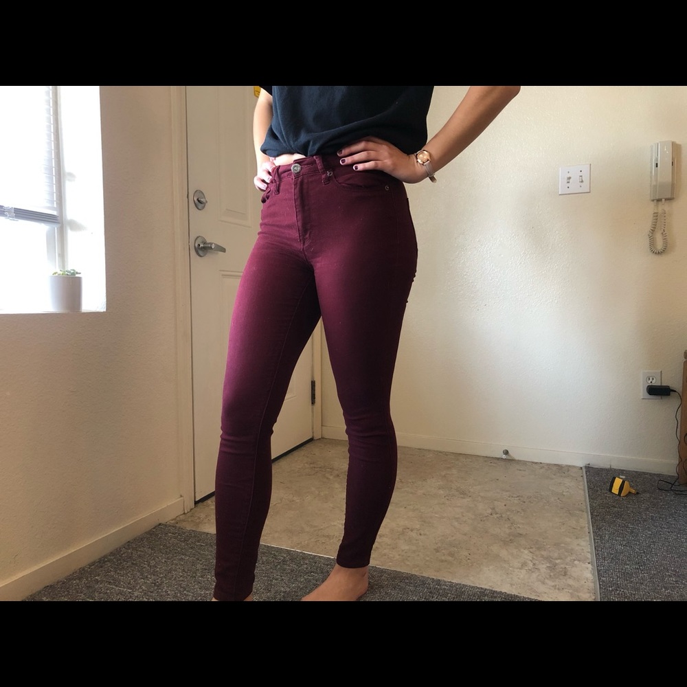 **SOLD** Women’s High Waisted Jeggings **SOLD**